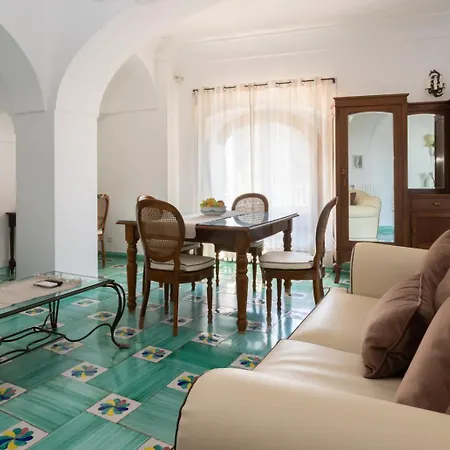 Alojamento de Acomodação e Pequeno-almoço Nannina Positano